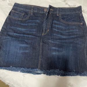 Cute Jean skirt with fraying at the bottom